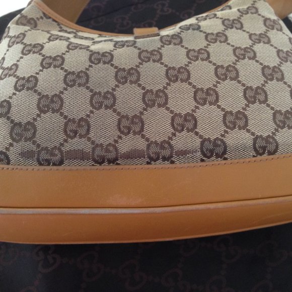 Gucci Beige and Brown Shoulder Bag - Picture 9 of 9